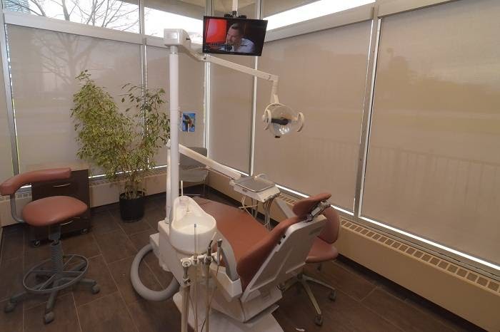 Dentistry at City Centre | 151 City Centre Dr, Mississauga, ON L5B 1M7, Canada | Phone: (905) 270-5020