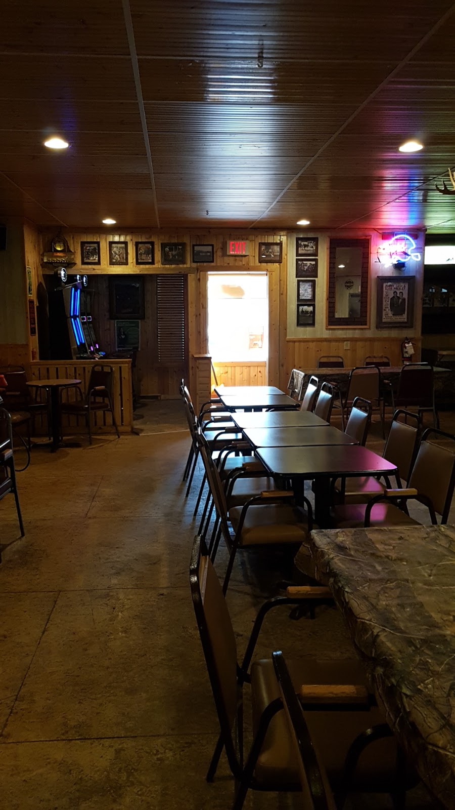 Donalda Tavern | 5020 Main St, Donalda, AB T0B 1H0, Canada | Phone: (403) 883-2044