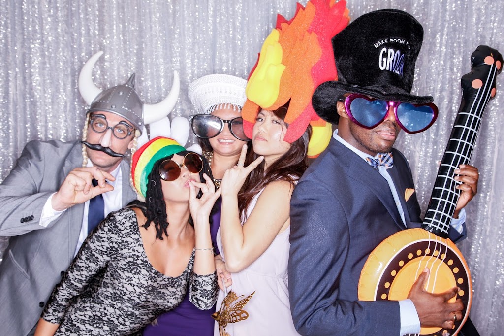 Niagara Photo Booth.ca | 5368 Menzie St, Niagara Falls, ON L2E 2V8, Canada | Phone: (905) 357-7720