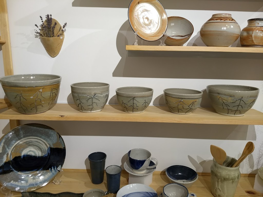 Petras Pottery | 647 Skyline Dr, Katrine, ON P0A 1L0, Canada | Phone: (705) 380-0345