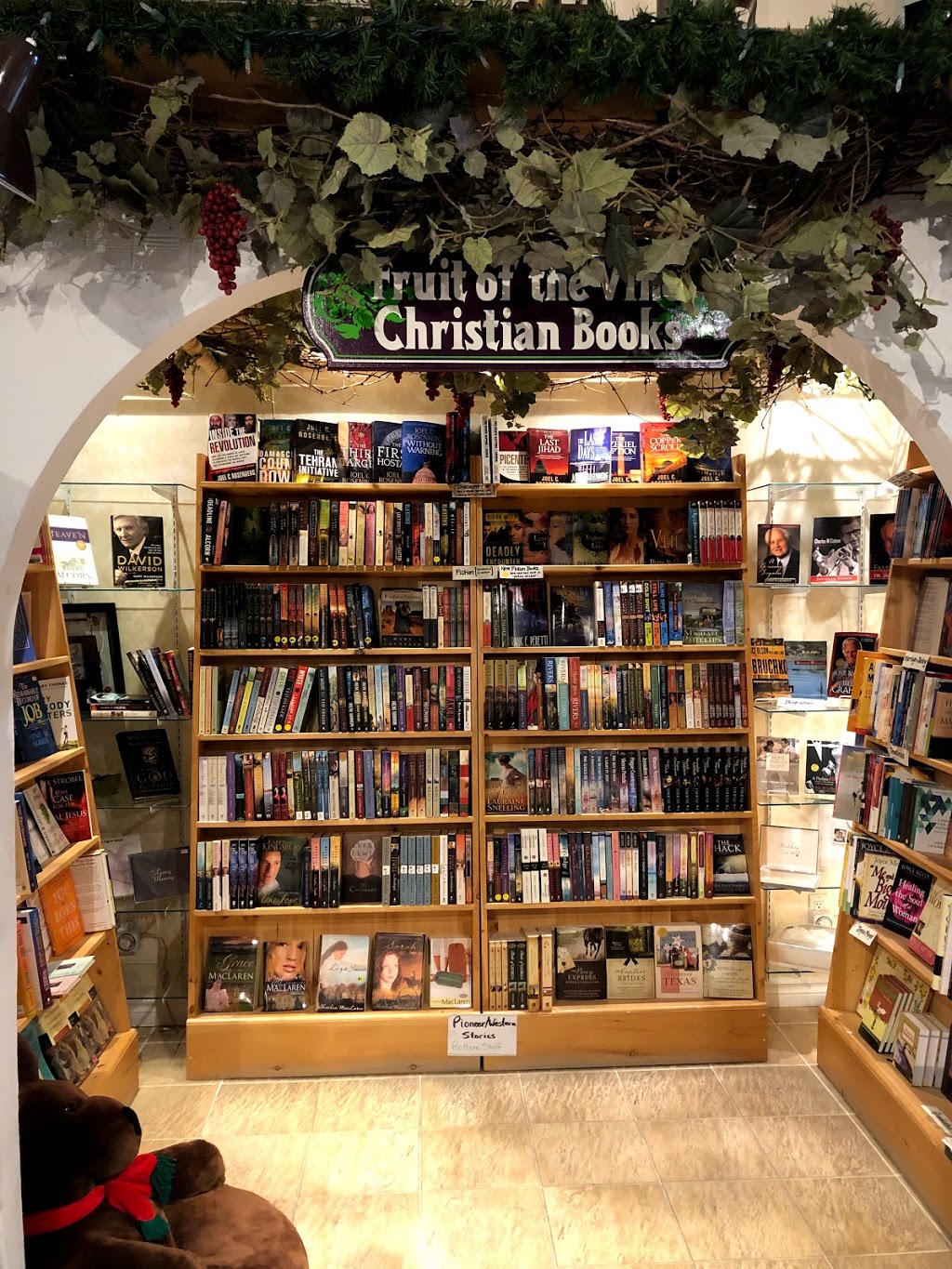 Fruit of the Vine Christian Books @ Maple Orchard Farms | 14 Gray Rd, Bracebridge, ON P1L 1P8, Canada | Phone: (705) 645-3053