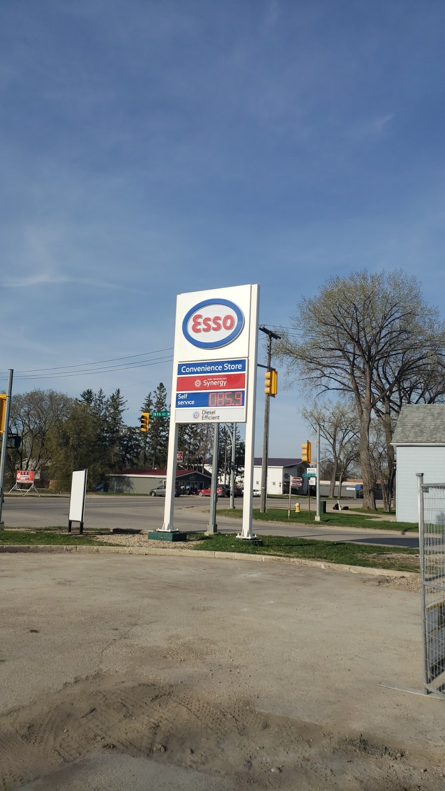 Esso | 1819 Saskatchewan Ave W, Portage la Prairie, MB R1N 0N9, Canada | Phone: (204) 240-2646