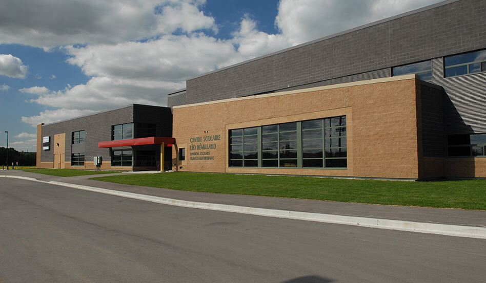 Centre scolaire Léo-Rémillard | 1095 St Annes Rd, Winnipeg, MB R2N 4G5, Canada | Phone: (204) 256-2831