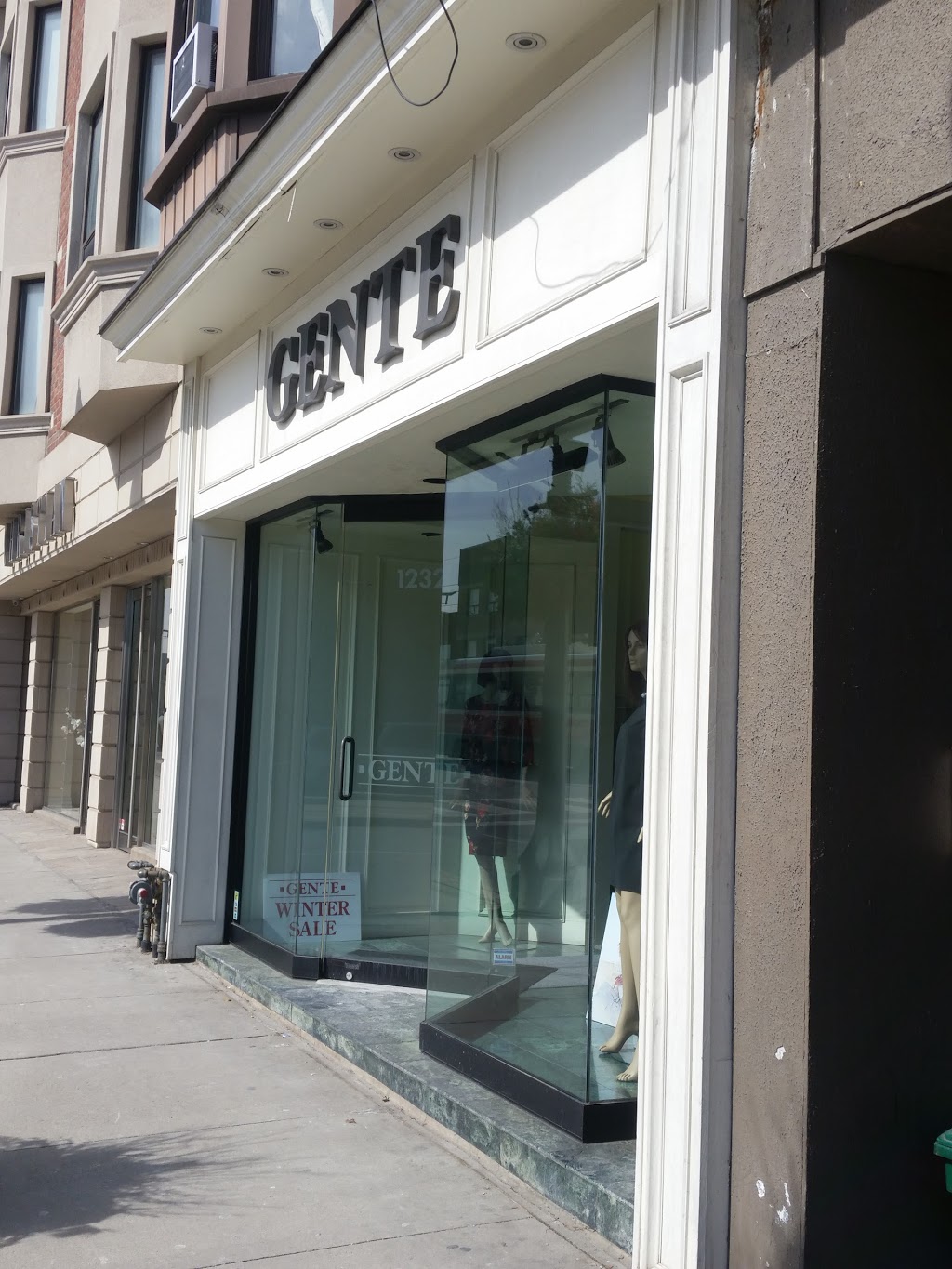 Gente Boutique Ltd | 1232 St Clair Ave W, Toronto, ON M6E 1B7, Canada | Phone: (416) 657-1461