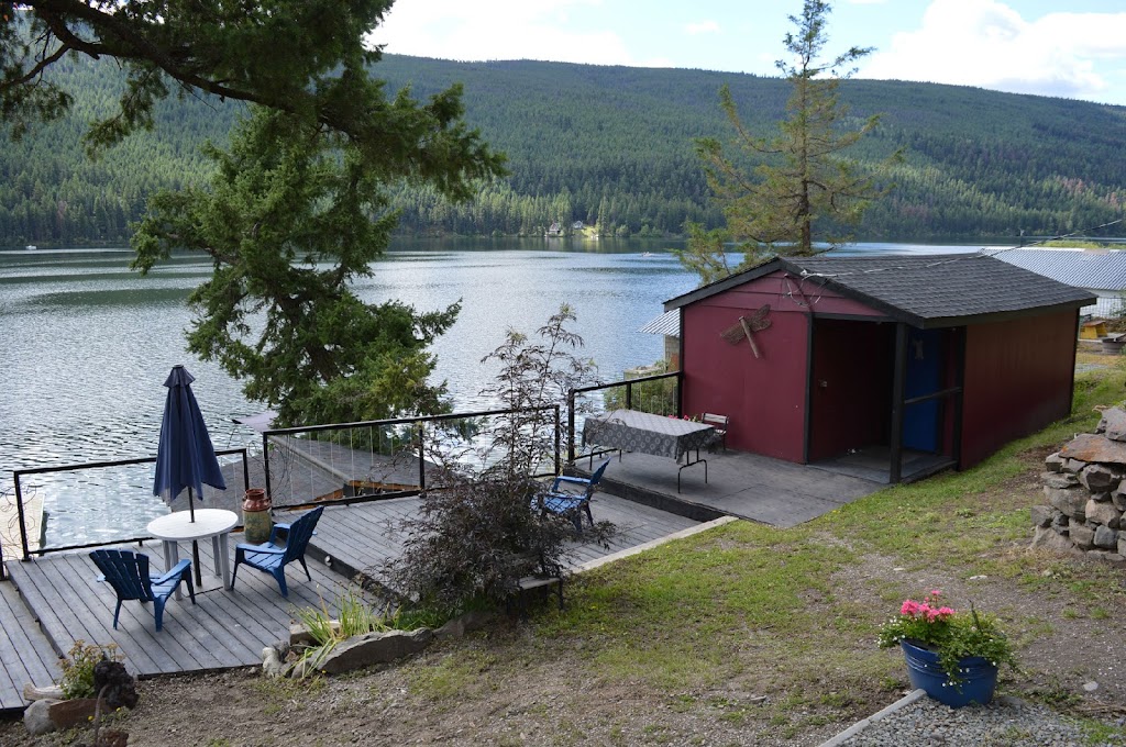 Cabins on the Lake Resort, Loon Lake BC | 2426 Loon Lake Rd, Cache Creek, BC V0K 1H1, Canada | Phone: (250) 615-3516