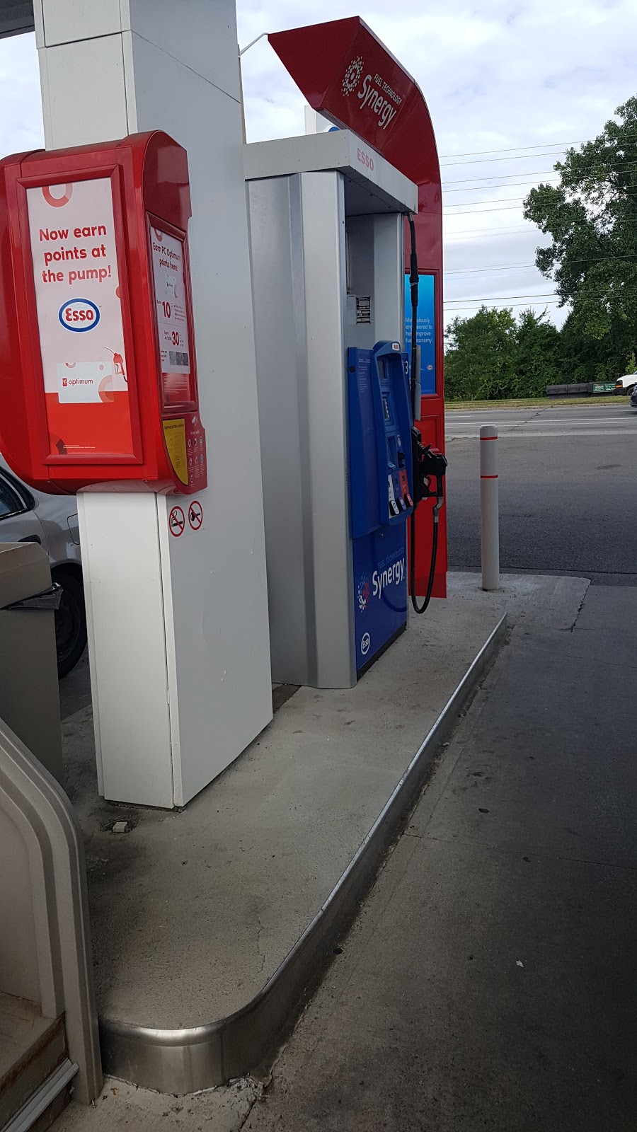 ESSO CIRCLE K | 1970 Walkley Rd, Ottawa, ON K1H 1W1, Canada | Phone: (613) 521-9090