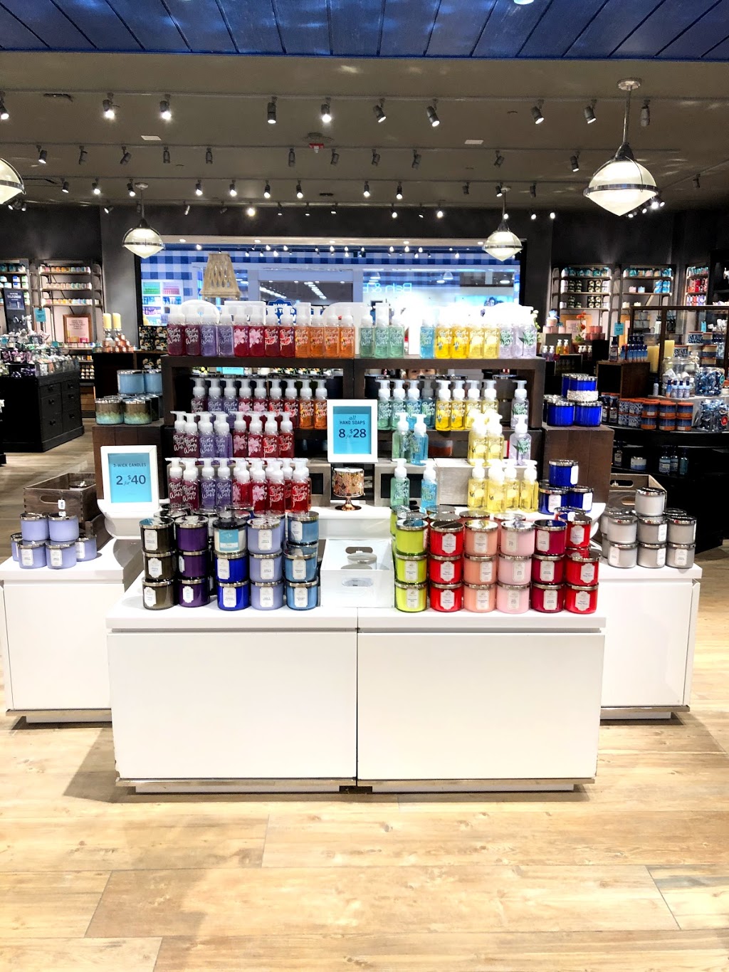 Bath & Body Works | 261055 Crossiron Blvd, Rocky View No. 44, AB T4A 0G3, Canada | Phone: (403) 274-9704