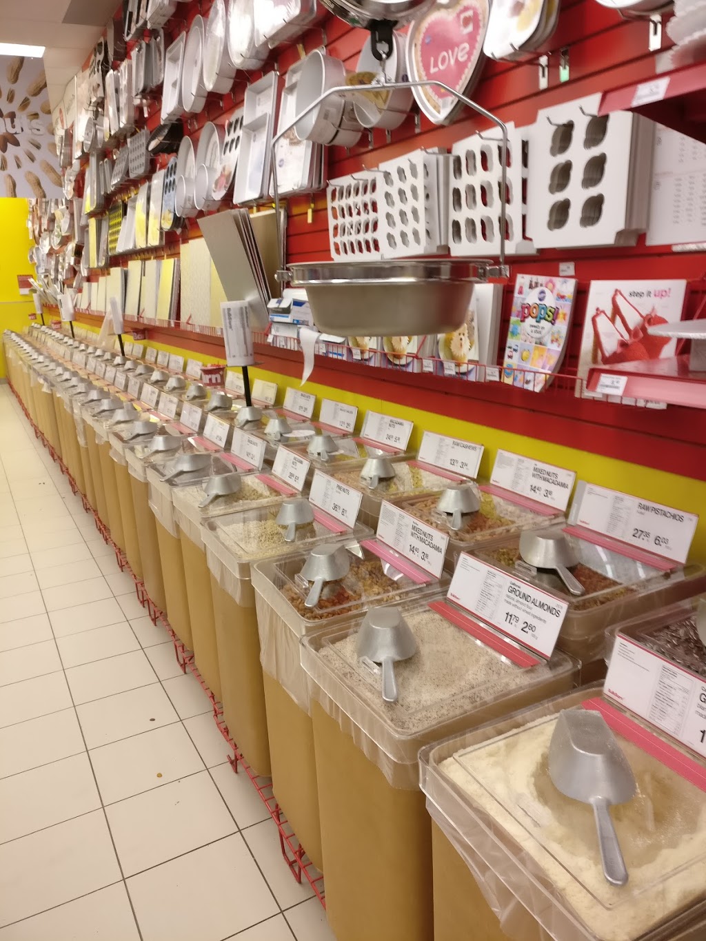 Bulk Barn | 5375 Fernbank Rd B2, Ottawa, ON K2S 0T7, Canada | Phone: (613) 831-2650