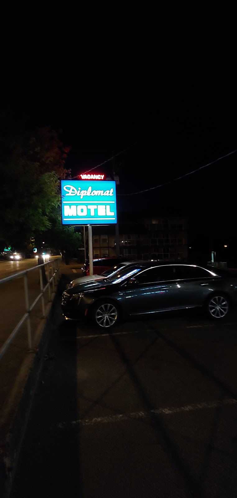 Diplomat Motel | 333 Nicol St, Nanaimo, BC V9R 4T5, Canada | Phone: (250) 753-3261