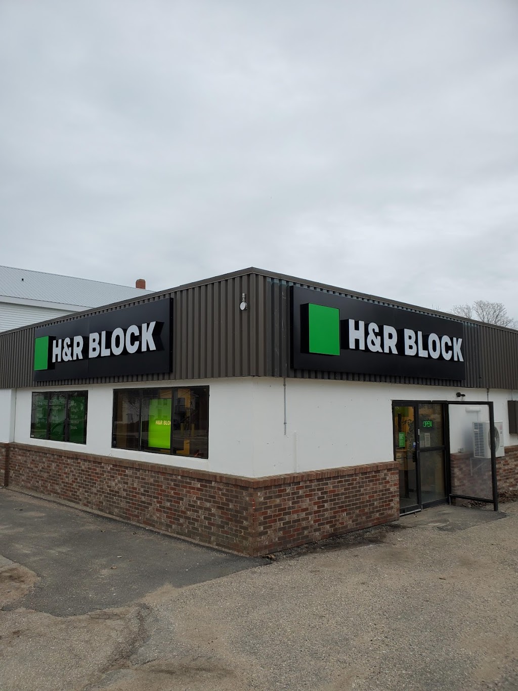 H&R Block | 21 Warwick St, Digby, NS B0V 1A0, Canada | Phone: (902) 245-5400