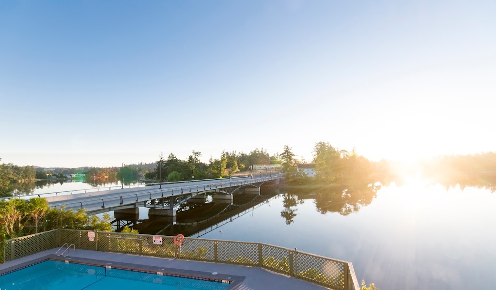 Portage West Apartments | 101 Island Hwy, Victoria, BC V9B 1E8, Canada | Phone: (250) 592-4588