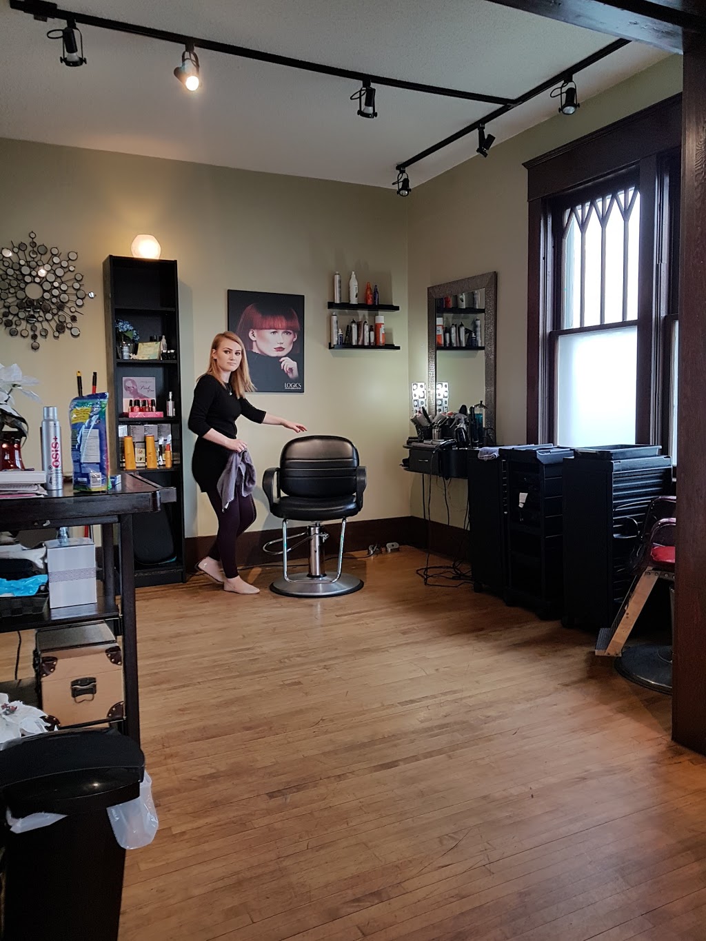 Pro-Level Looks Hair Studio & Spa | 10002 100 Ave, Morinville, AB T8R 1P7, Canada | Phone: (780) 939-0707