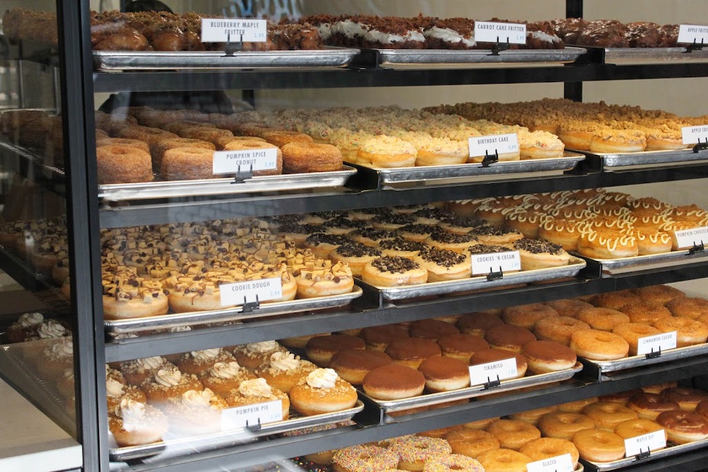 Beechwood Doughnuts | 165 St Paul St, St. Catharines, ON L2R 3M5, Canada | Phone: (905) 682-6887