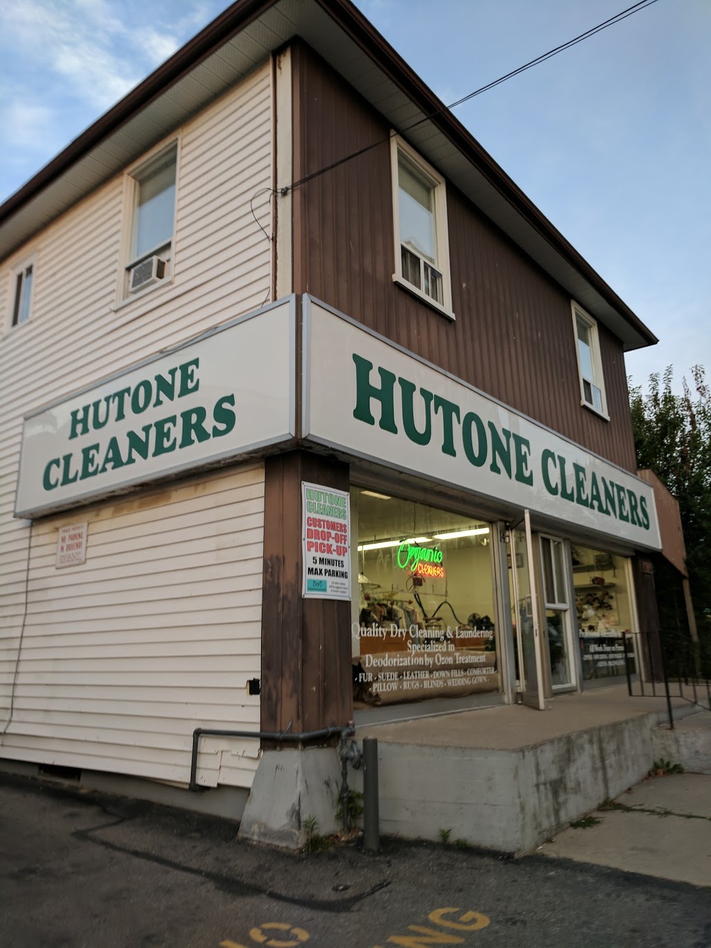 Hutone Cleaners | 14 Stavebank Rd, Mississauga, ON L5G 2T4, Canada | Phone: (905) 278-8363