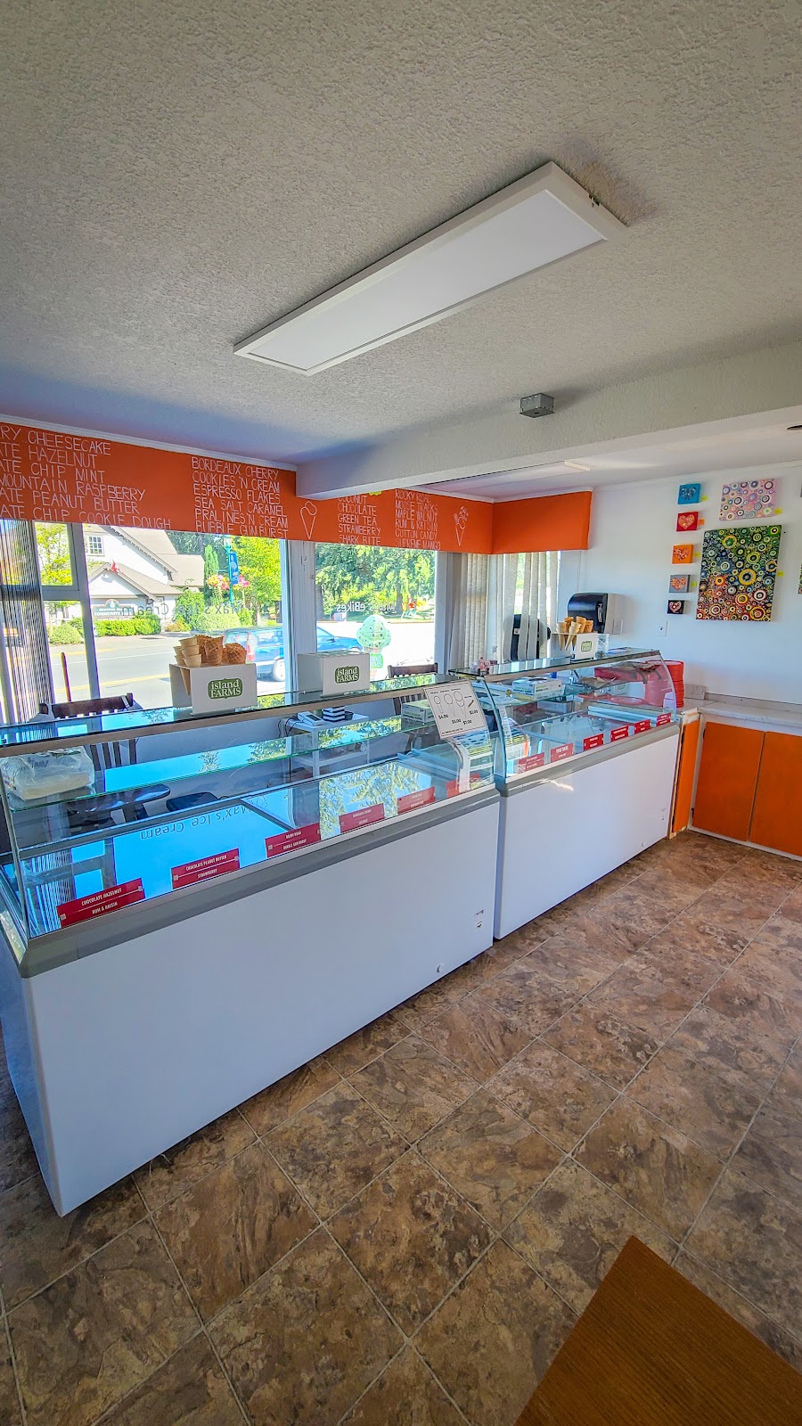 Maxs Ice Cream Co. | 641b Memorial Ave, Qualicum Beach, BC V9K 1L8, Canada | Phone: (778) 980-1290