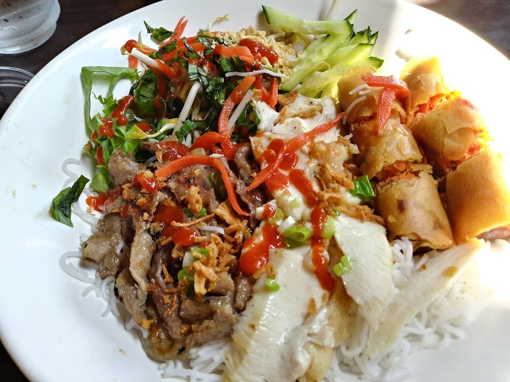 Pho Kam Long Restaurant | 3635 Rivergate Way, Ottawa, ON K1V 2A4, Canada | Phone: (613) 680-5622