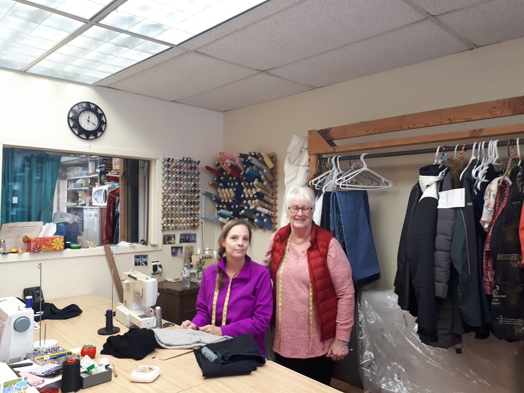 Lanark Sew & Save | 16 William St E, Smiths Falls, ON K7A 1C2, Canada | Phone: (613) 283-8048