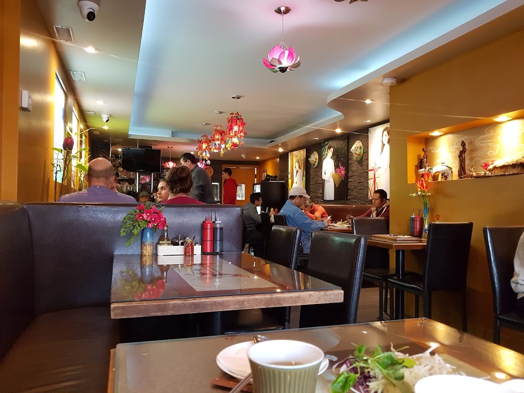 Pho Xua | 1768 St Clair Ave W, Toronto, ON M6N 1J3, Canada | Phone: (416) 519-9979