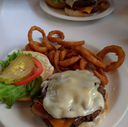 Queens Diner | 34D Burnt Basin St, Red Deer, AB T4P 0J2, Canada | Phone: (403) 340-3302