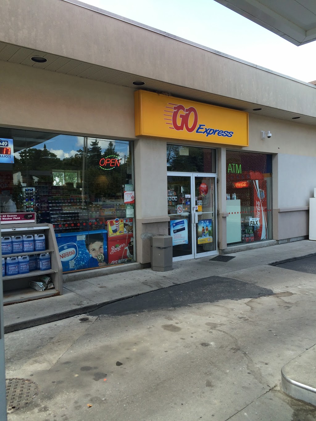 TRETHEWEY ESSO | 66 Trethewey Dr, York, ON M6M 4B4, Canada | Phone: (416) 653-2002