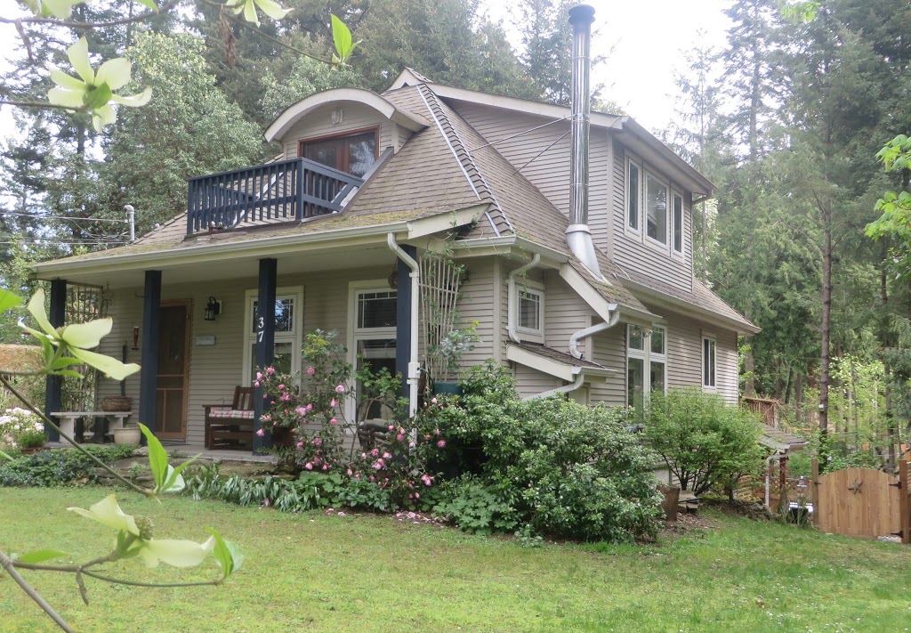 Time-Out Oceanside Bed & Breakfast | 37 Pirates Ln, Nanaimo, BC V9R 6R1, Canada | Phone: (250) 754-1304