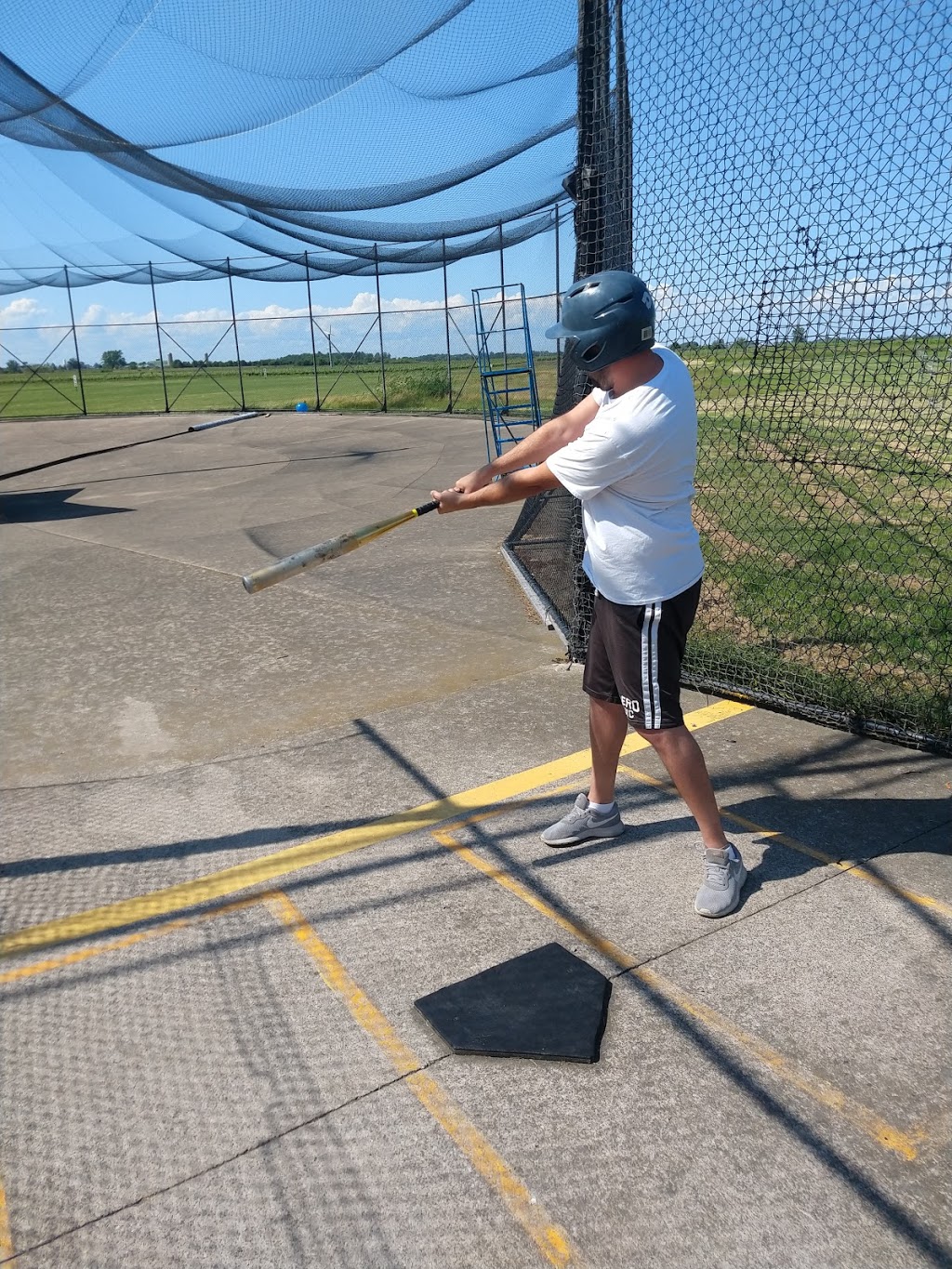 Niagara Golf and Batting Cages | 330 Eastchester Ave, Niagara-on-the-Lake, ON L0S 1J0, Canada | Phone: (905) 685-0553