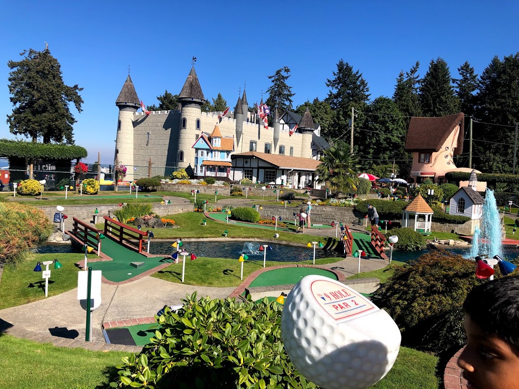 Paradise Mini Golf and Fun Park | 375 Island Hwy W, Parksville, BC V9P 1A1, Canada | Phone: (866) 325-1874