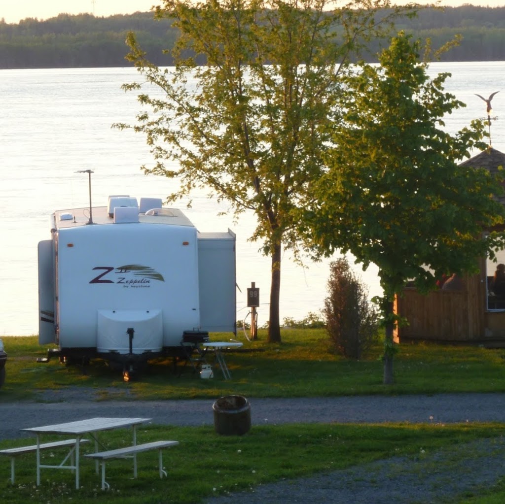 Camping Cap à la Roche | 1820 Marie Victorin, Deschaillons-sur-Saint-Laurent, QC G0S 1G0, Canada | Phone: (819) 292-1212