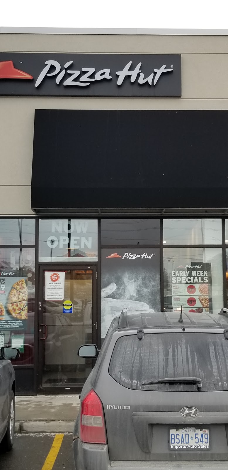 Pizza Hut | 233 Earl Stewart Dr Unit #9, Aurora, ON L4G 7Y3, Canada | Phone: (289) 466-0114