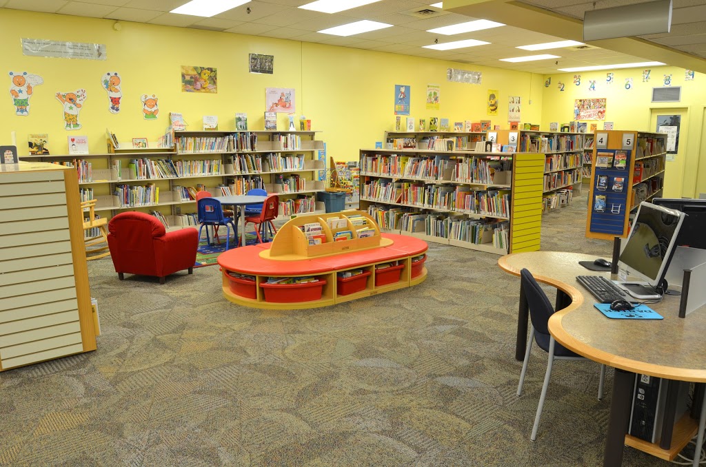 Ottawa Public Library - Elmvale Acres | 1910 St Laurent Blvd, Ottawa, ON K1G 1A4, Canada | Phone: (613) 580-2940