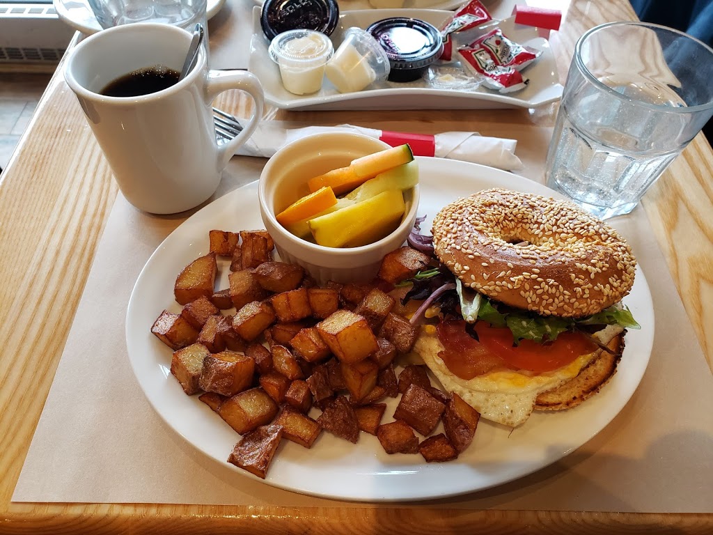 Maguire Bagel Cafe | 1400 Avenue Maguire, Québec, QC G1T 1Z3, Canada | Phone: (418) 527-2303