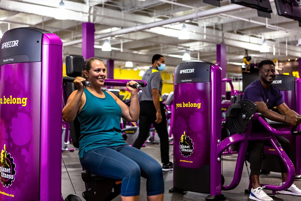 Planet Fitness | 1642 Merivale Rd, Ottawa, ON K2G 4A1, Canada | Phone: (343) 882-5990