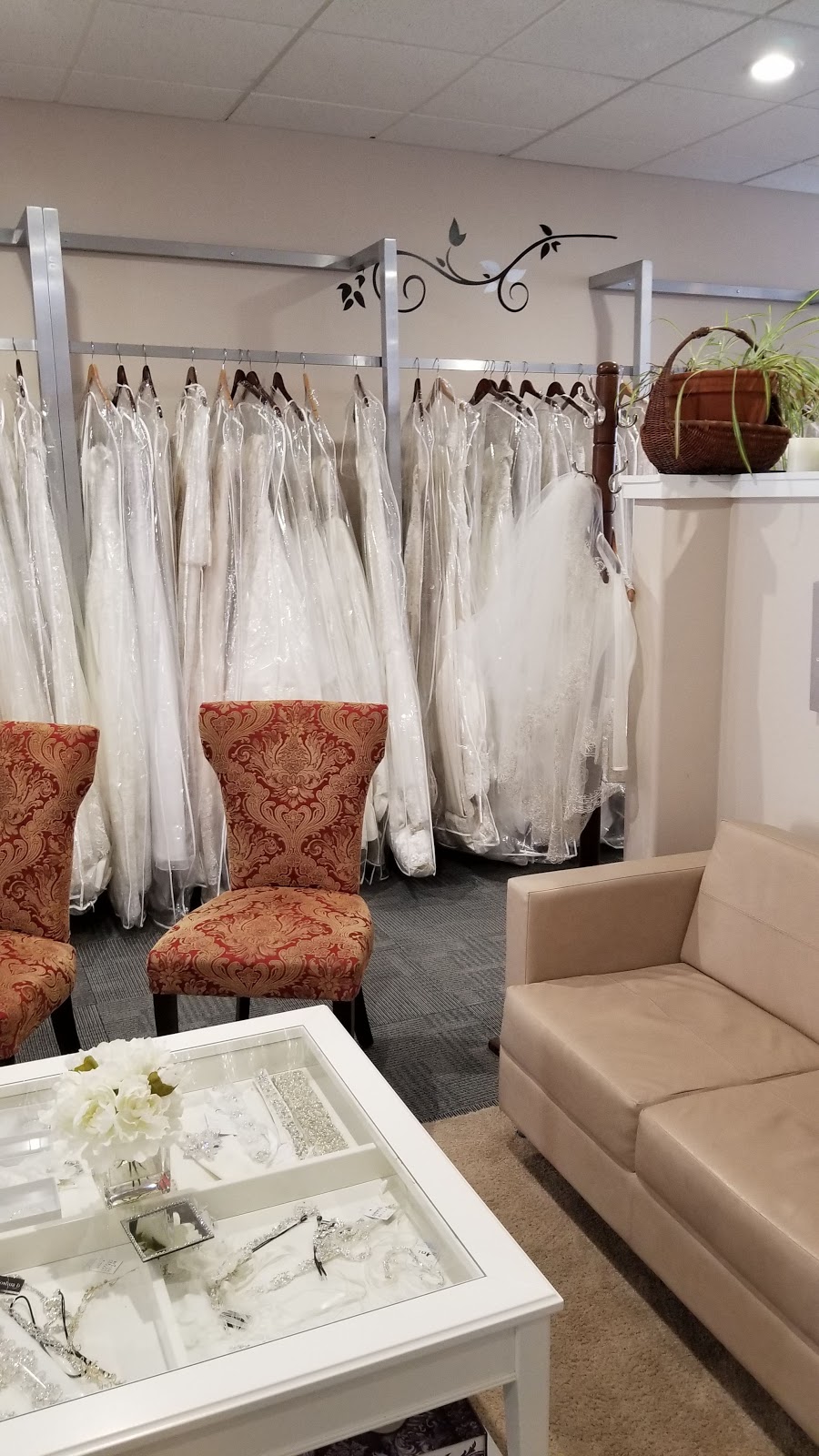 Cottonwood Bridal | 1914 Southbank Road, Okotoks, AB T0L 0A0, Canada | Phone: (403) 938-0014