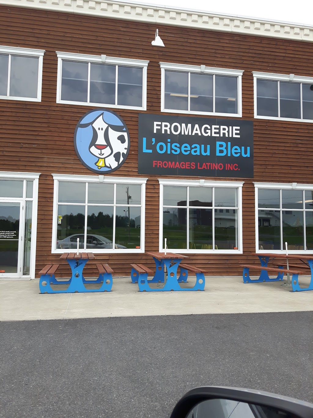 Fromagerie Loiseau Bleu | 525 Boulevard Industriel, Asbestos, QC J1T 0A4, Canada | Phone: (819) 879-9191