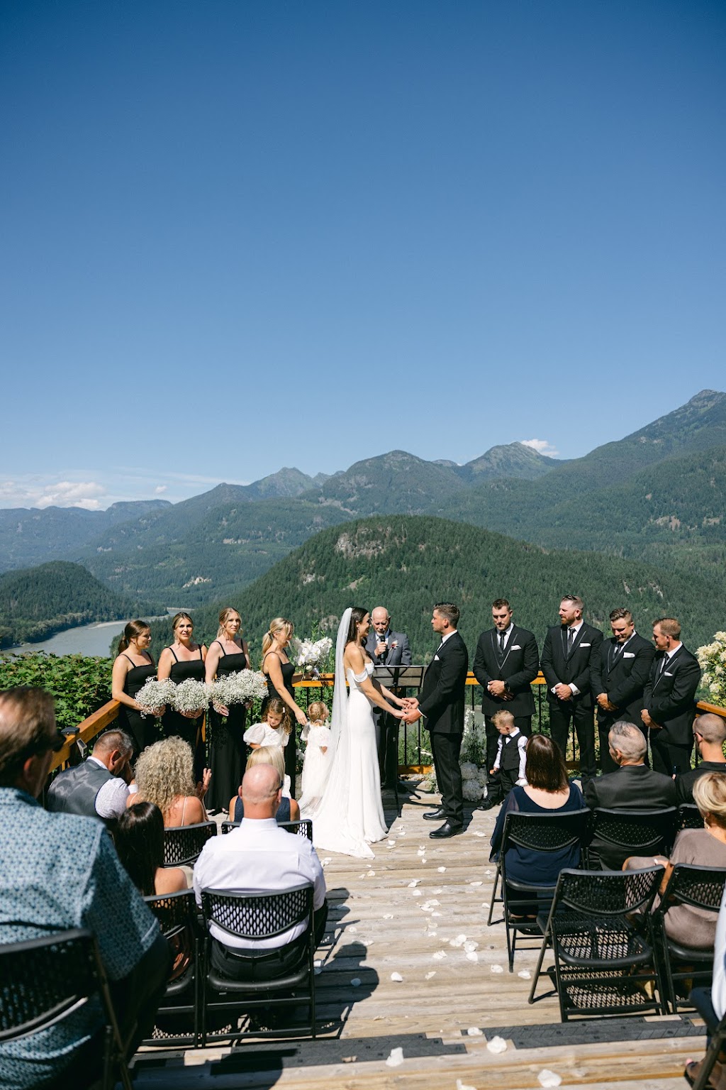 American Creek Lodge | CH96+7F, Hope, BC V0X 1L3, Canada | Phone: (604) 825-2450