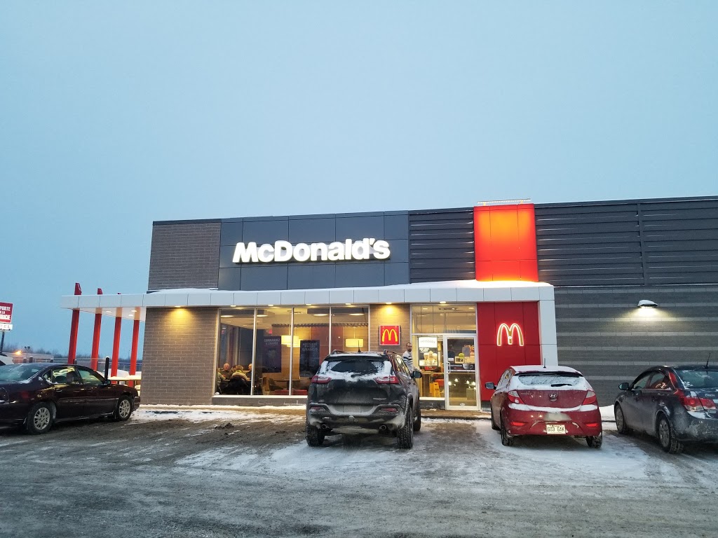 McDonalds | 1460 Boulevard Saint Laurent E, Louiseville, QC J5V 2L4, Canada | Phone: (819) 228-8284