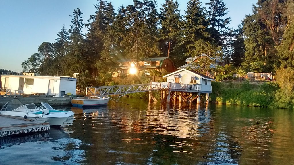 The Marinaside Resort | 1250 Stewart Ave, Nanaimo, BC V9S 4C9, Canada | Phone: (250) 591-0880