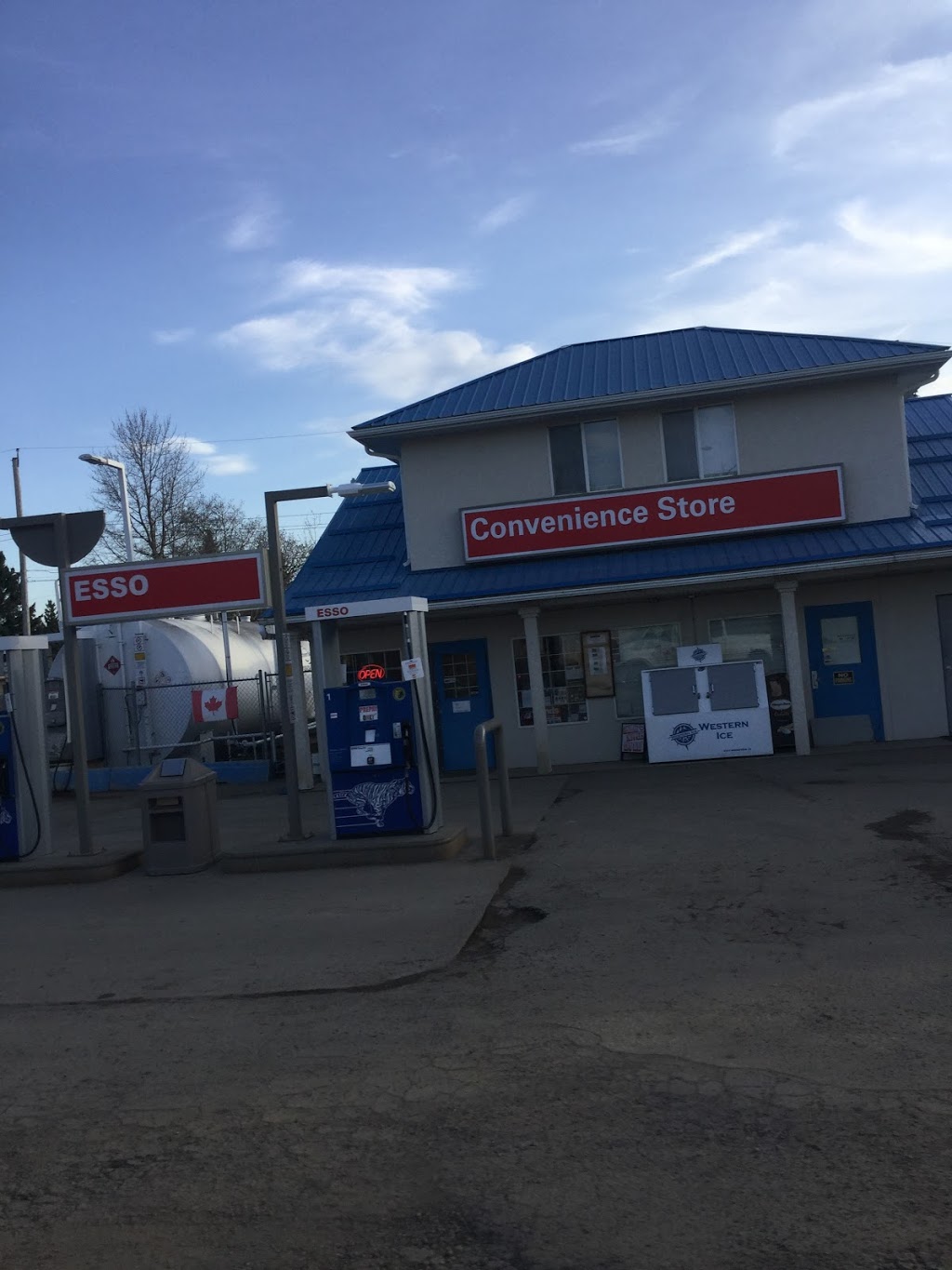 Esso | 4716 47 St, Alberta Beach, AB T0E 0A0, Canada | Phone: (780) 924-3707