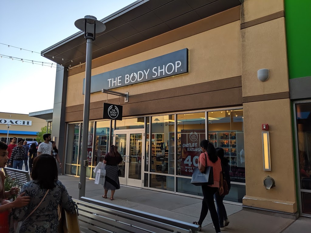 The Body Shop | 13850 Steeles Avenue West #868, Halton Hills, ON L7G 0J1, Canada | Phone: (905) 876-2777