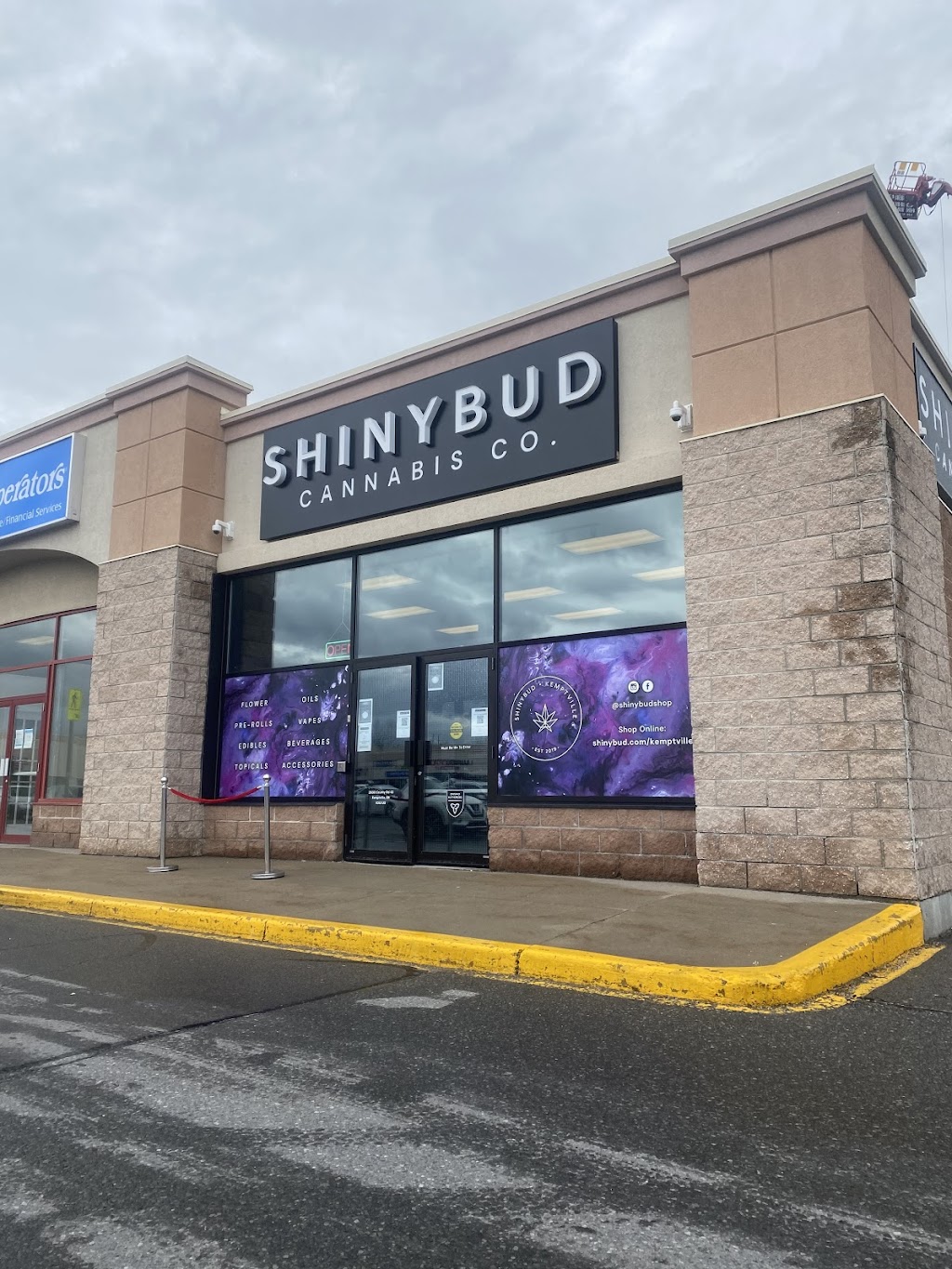 ShinyBud Cannabis Co. | 80 Dufferin St unit 110, Perth, ON K7H 3A7, Canada | Phone: (613) 466-0752