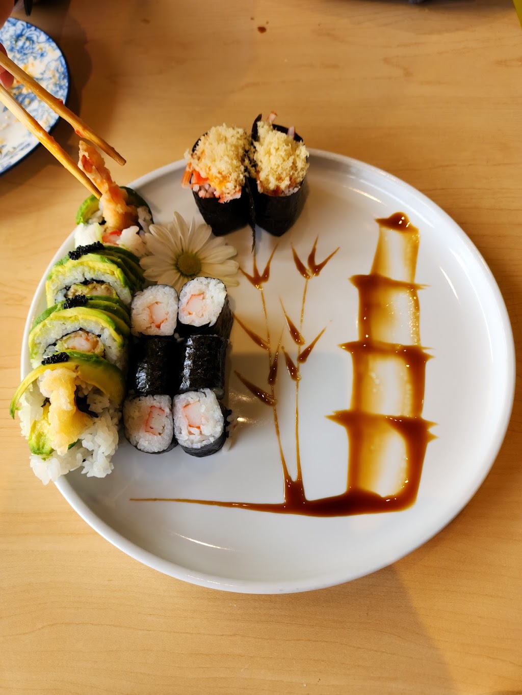 Guelph Sushi | 281 Woodlawn Rd W, Guelph, ON N1H 7K7, Canada | Phone: (519) 766-1117