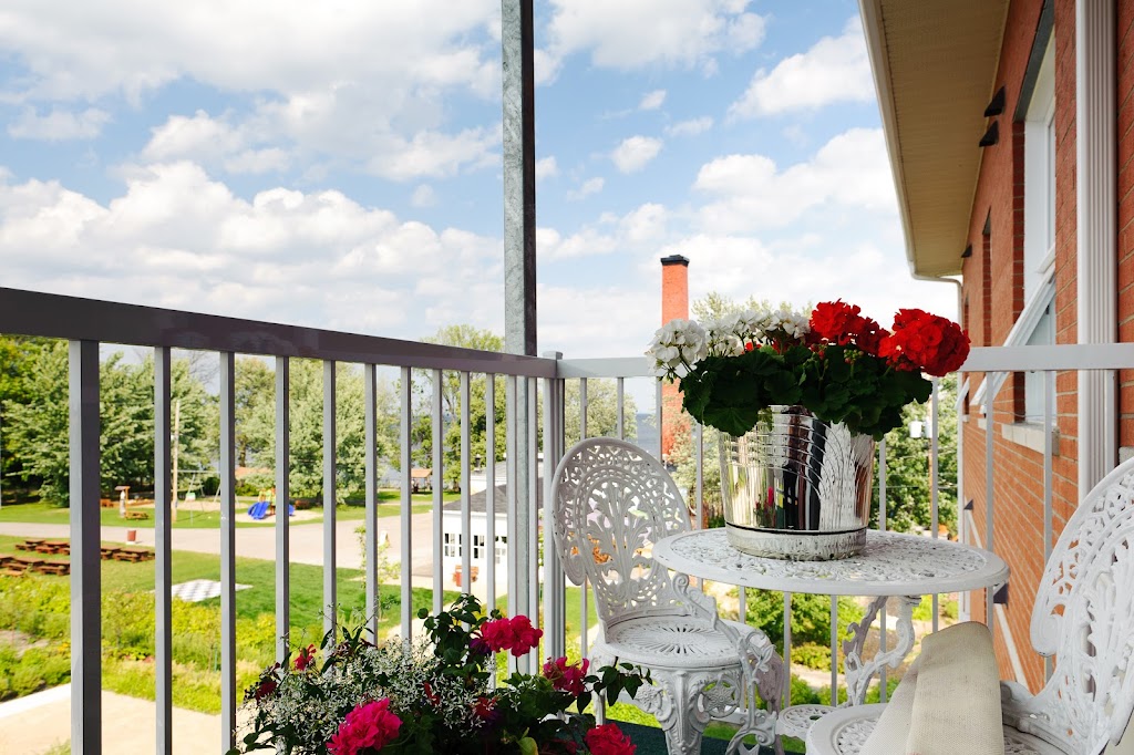 Manoir Notre Dame | 680 Bd Saint-Joseph, Roberval, QC G8H 2L2, Canada | Phone: (418) 275-2669