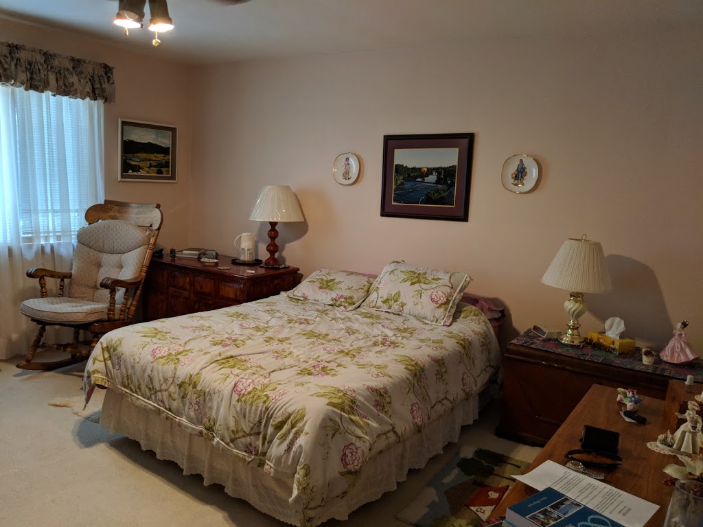 Serendip B&B | 282 Elgin St W, St. Marys, ON N4X, Canada