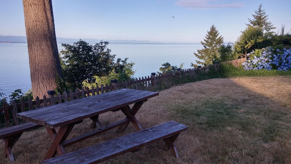 Edgewater Motel | 4073 S Island Hwy, Campbell River, BC V9H 1G3, Canada | Phone: (250) 923-5421