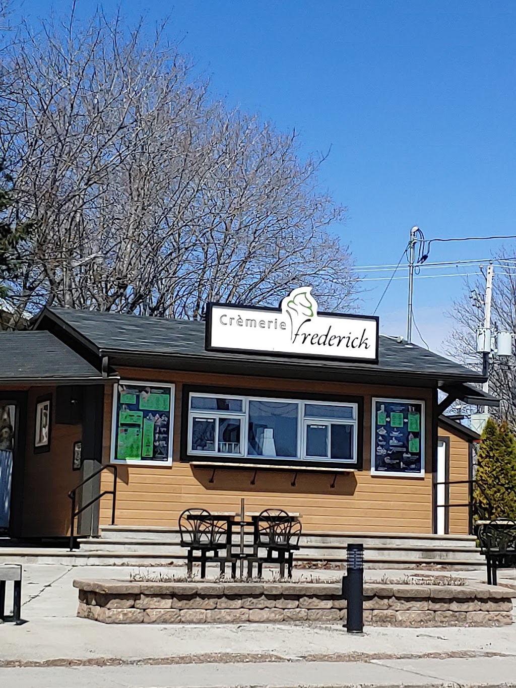 Crèmerie Frederick | 52 Rue Châteauguay, Huntingdon, QC J0S 1H0, Canada | Phone: (450) 957-8950