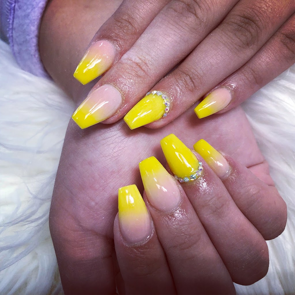 Lee’s Nails & Spa | 8066 167 Ave NW, Edmonton, AB T5Z 0E5, Canada | Phone: (780) 456-1116