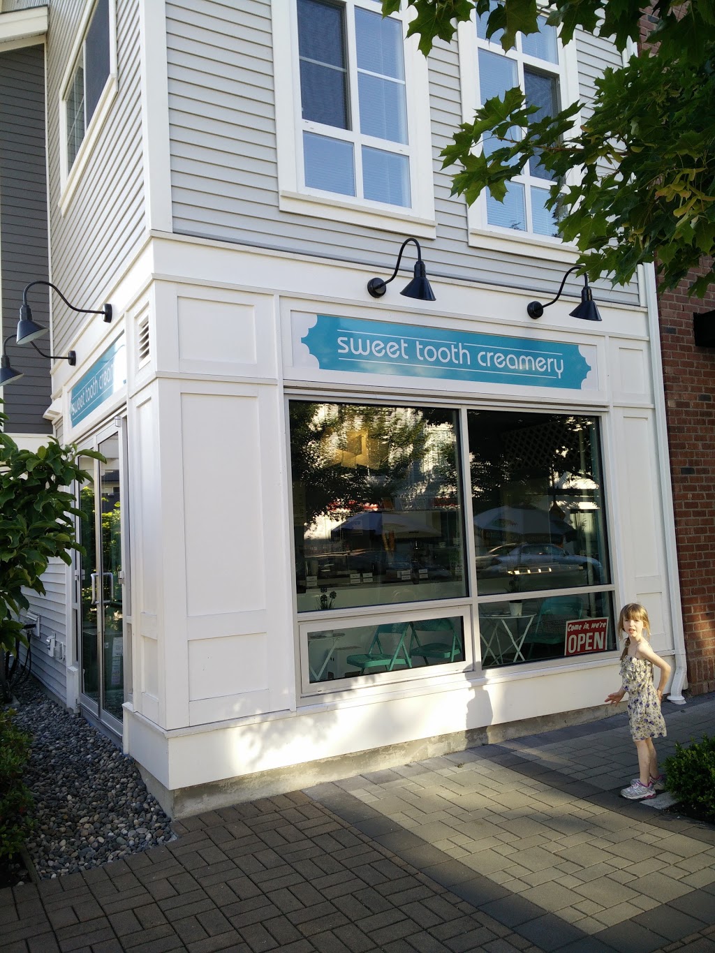 Sweet Tooth Creamery | 10973 Barnston View Rd, Pitt Meadows, BC V3Y 2M5, Canada | Phone: (778) 881-7111