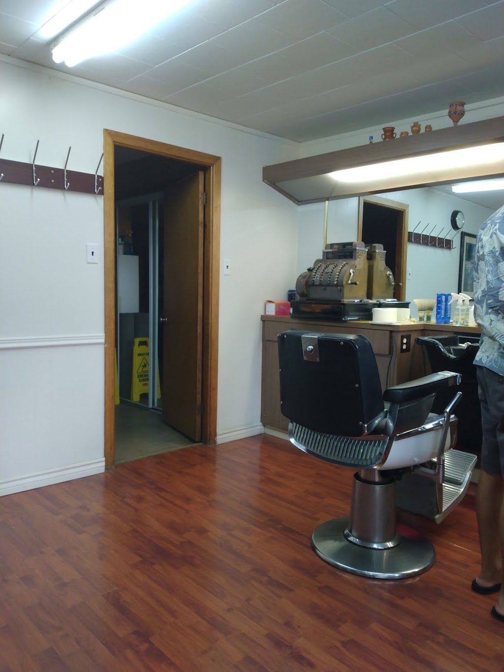 Salon de Barbier Matteo Barber Shop | 7683 Rue Broadway, LaSalle, QC H8P 1H9, Canada | Phone: (438) 390-2518