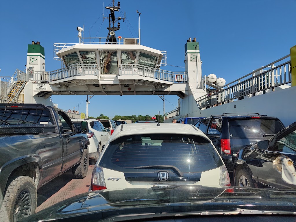 Wolfe Island Ferry | Barrack St, Kingston, ON K7K 2X9, Canada | Phone: (613) 548-1080
