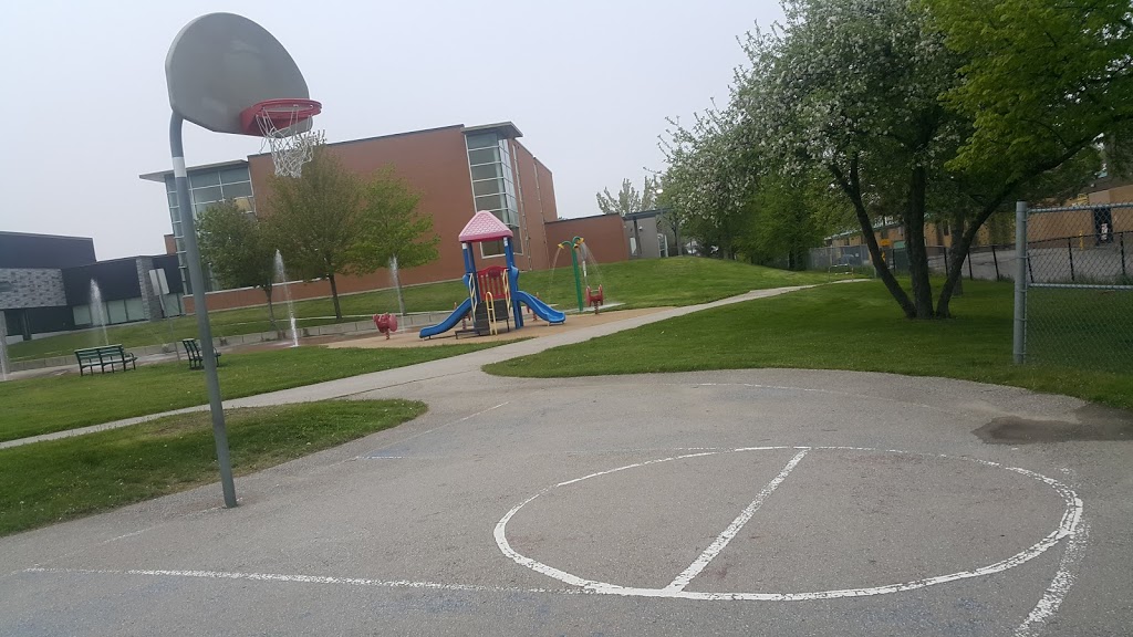 Clarkson Community Centre Playground | 2455 Truscott Dr, Mississauga, ON L5J 2B3, Canada